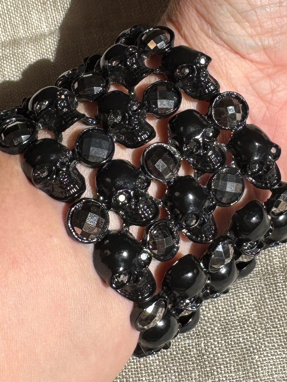 Black Skull Stretch Bracelet - Size 7